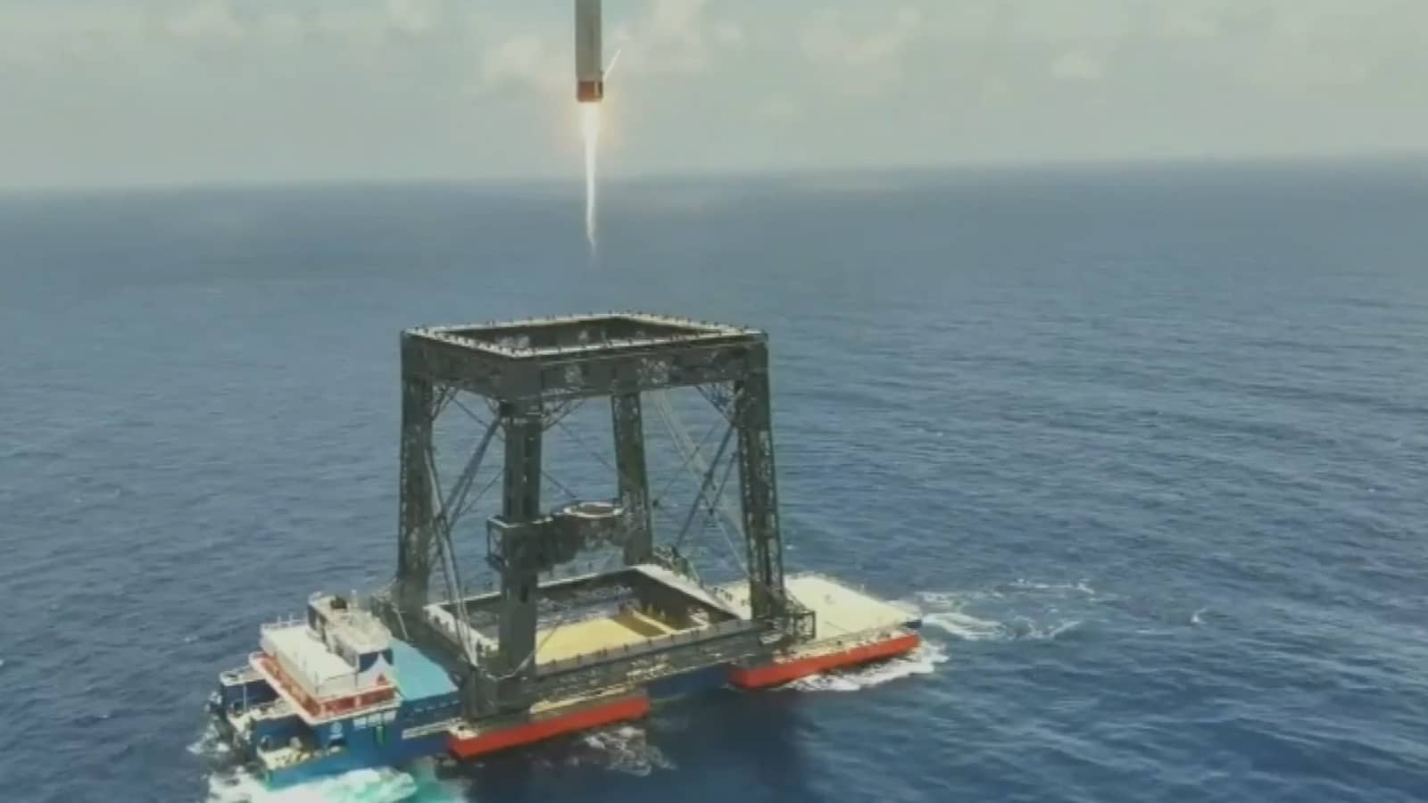 China Achieves Historic Sea Recovery of Long March 10B Reusable Rocket Booster with Net Capture System