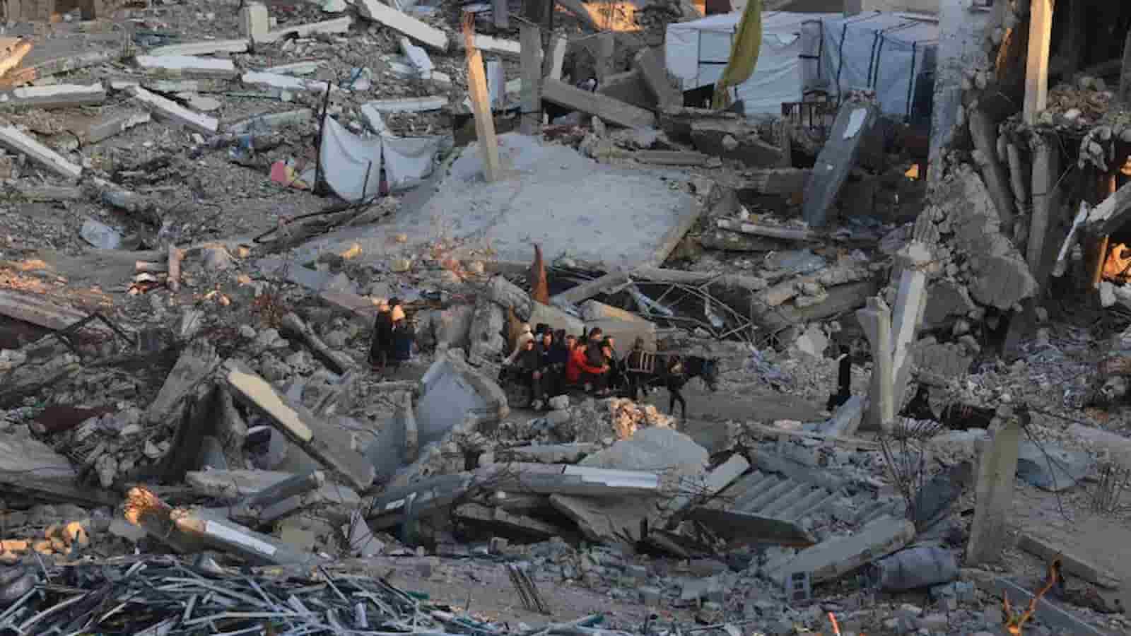 US-Iran Conflict Escalates as Hormuz, Military Bases and Civilians Face New Strikes