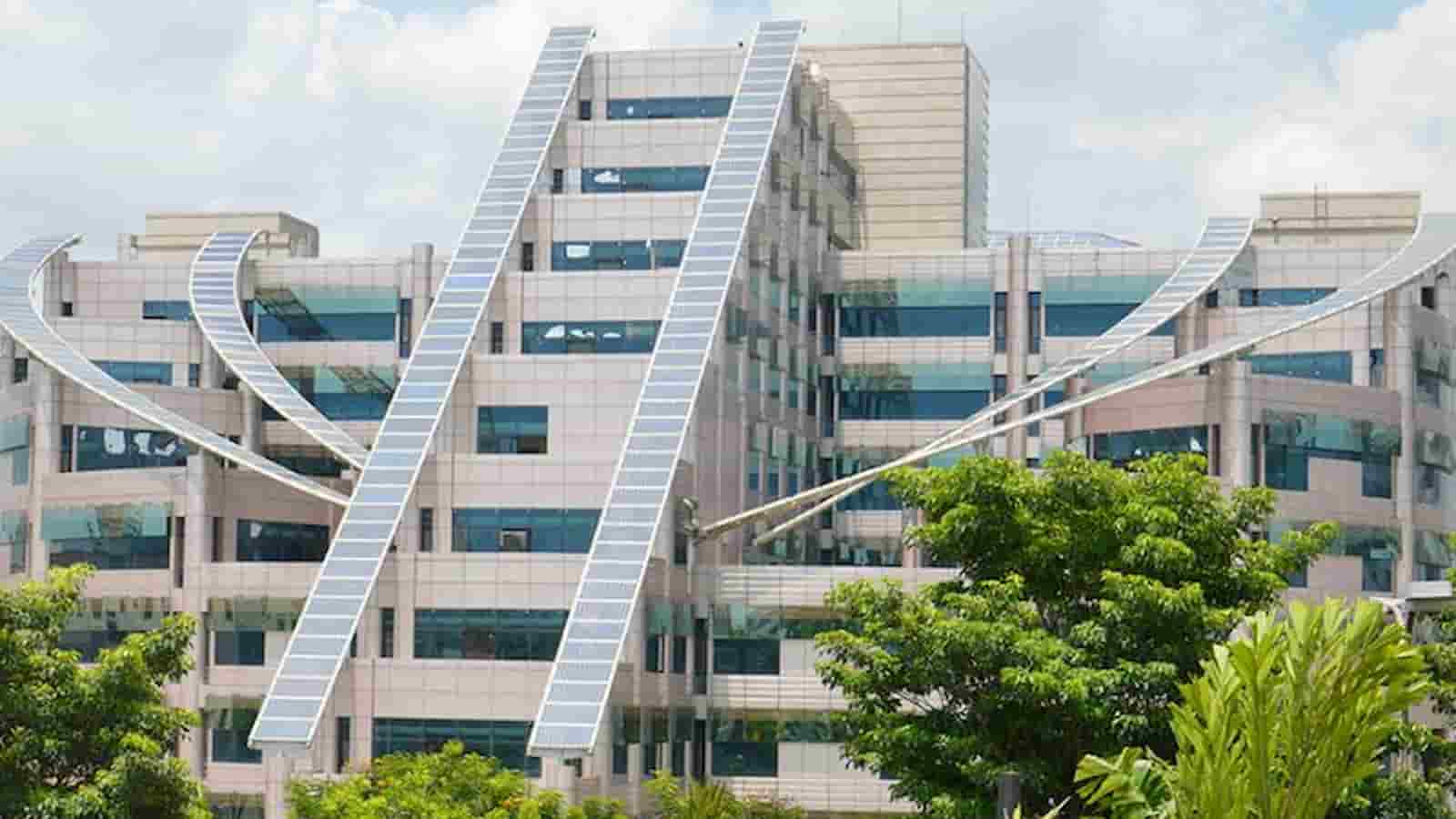 PSU Stake Sales Hit 11-Year High as Government Raises ₹59,228 Crore Through OFS