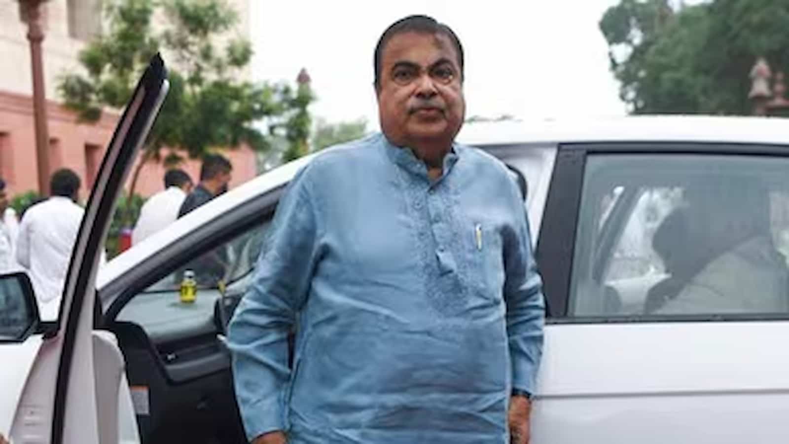 Nitin Gadkari Faces Mumbai Traffic Jam, Pushes Multi-Level Flyover Technology