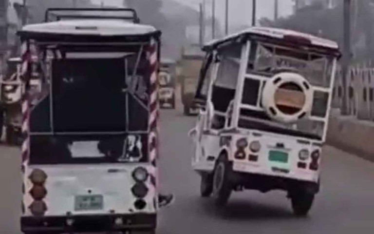 Dangerous E-Rickshaw Stunts Spark Outrage in Lucknow as Viral Video ...