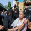 Sheema Kirmani Detained During Aurat March Preparations in Karachi; Police Escort Video Sparks Nationwide Debate