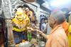 CM Yogi visits Kashi Vishwanath and Kal Bhairav temples, meets saints at Satua Baba Ashram