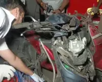 Blast in two scooters in Kanpur's Mishri Bazar area injures six people, bomb squad reaches spot