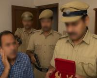 Bihar: Posing as cops, robbers loot jewellery worth Rs 15 lakh from teacher's home