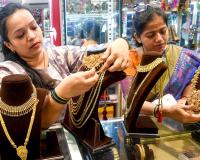 Gold slips on MCX after BOJ rate hike