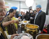 'Nutritious meals for just Rs 5', Delhi CM inaugurates 45 'Atal Canteens'