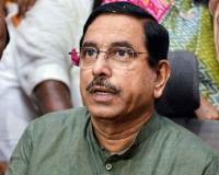 Hydrogen Push Gains Visibility as Union Minister Prahlad Joshi Arrives at Parliament in Toyota Mirai