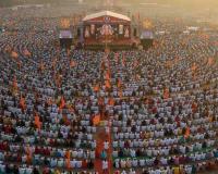 Kolkata Witnesses Historic Gathering as Five Lakh Devotees Recite Bhagavad Gita in Unison