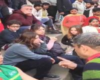 Christmas Dip Halted in Varanasi: Police Probe After Foreign Tourists Stopped at Ganga Ghat