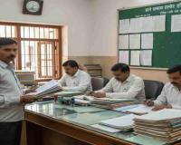 Declared Dead While Alive: Aligarh Man Seeks Justice After Ration Card Error