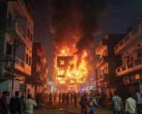 Fierce Blaze Erupts Inside Mattress Warehouse in Moradabad’s Katghar Area
