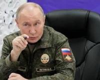 Putin Makes Rare Frontline Visit in Military Uniform as Commanders Brief Him on Key Advances