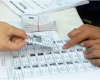 SIR In Hapur: Voters Allege Arbitrariness By BLOs; SDM Warns Of Strict Action