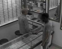 Thief Poses as Customer, Steals Phone from Ghaziabad Optical Shop