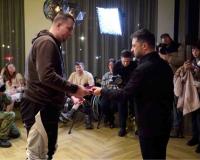 Zelenskyy Visits Wounded Ukrainian Troops at Dutch Rehabilitation Centre