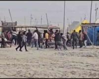 Clashes Erupt at Magh Mela as Vendors Square Off with Batons Near Sangam