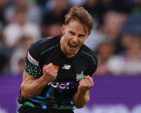 Curran’s Masterclass Propels Stars into Finals as Strikers Crumble at the MCG