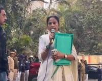 Mamata Banerjee Dares Amit Shah to Political Combat Amid Allegations of Document Theft