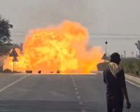 Massive Fire Erupts on National Highway 53 as Cylinder-Laden Pickup Overturns in Mahasamund