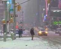 New York’s Times Square Transformed into Winter Wonderland by Sudden Heavy Snowfall