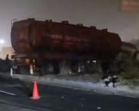 Oil Tanker Crash Sparks Traffic Chaos and Scavenging Frenzy on Jaipur Highway