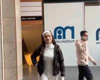 Public Thoroughfare or Private Studio? Influencer Faces Backlash After Rebuking Pedestrian During Street Filming