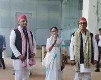 Regional Titans Align: Akhilesh Yadav and Mamata Banerjee Talk Strategy in Kolkata