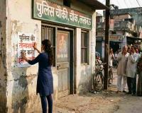 History-Sheeter Woman Threatens Police Officers at Hanskheda Outpost; Video of Audacious Act Goes Viral