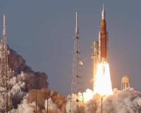  Artemis II Launches Four Astronauts on First Crewed Moon Flyby in 53 Years