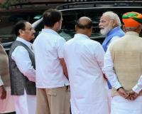 Prime Minister Modi and Rahul Gandhi Share Rare Cordial Exchange During Mahatma Phule Homage