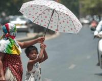 Hot and Humid Conditions Grip Mumbai as IMD Forecasts Clear Skies with Possible Thundershowers