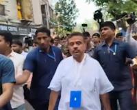     Kolkata’s Kalighat Witnesses Political Tension as Suvendu Adhikari Faces Confrontation During Final Phase of West Bengal Polling