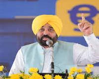 Punjab Chief Minister Leads Large AAP Delegation to President Over Rajya Sabha Defections, Sparks Political Confrontation