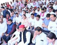 Thousands Gather in Emotional Farewell as Prateek Yadav’s Final Rites Conducted at Baikunth Dham