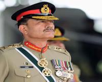 Kashmir Video Shows Youth Holding Poster of Pakistan Army Chief, Making Claims on India–Pakistan Military Engagements