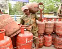 LPG Crisis: Protests and Threats Disrupt Gas Distribution System; Demand for Strict Action Under Essential Commodities Act Intensifies