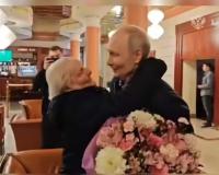 Putin Reunites With Former German Teacher in Emotional Moscow Meeting After Victory Day Celebrations
