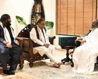 Mukesh Ambani and Anant Ambani Visit Art of Living Foundation During 45th Anniversary Celebrations
