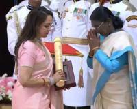 Dharmendra Honoured with Padma Vibhushan at Padma Awards 2026 Ceremony, Hema Malini Receives Award on His Behalf