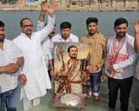 Youth Congress Symbolically Declares Rahul Gandhi as Parashurama in Ritual at Varanasi Riverfront