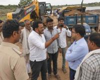 Revenue Officer Threatened With Gun During Crackdown on Illegal Mining in Madhya Pradesh, Accused Ordered Son to Bring Firearm
