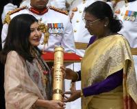 Alka Yagnik Honored With Padma Bhushan While Battling Hearing Loss