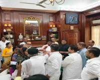 Rebel TMC Bloc Claims Support of 60 MLAs, Escalating Leadership Crisis Within Party
