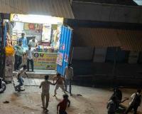 Violent Clash Among Intoxicated Men in Orai Turns Brutal; Viral Video Shows Armed Assault Near Temple and Coaching Institute