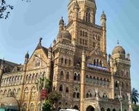 BMC Cracks Down on Illegal Open Space Encroachments in Andheri West Hotels; Footpath Near Khar Railway Station Cleared After Public Outcry