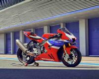 Honda Elevates Premium Motorcycle Segment in India with Launch of CBR1000RR-R Fireblade SP and 2026 Gold Wing