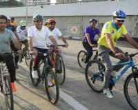 Union Minister Mansukh Mandaviya Leads High-Profile Fit India Cyclothon ‘Cycling by the Sea’ in Mumbai with Jackie Shroff Joining Nationwide Fitness Drive