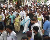 Mamata Banerjee Leads Mass Protest March in Kolkata Against Hawker Eviction Drive