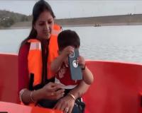 Child Throws Mother’s iPhone Into Lake During Family Boat Ride, Viral Video Crosses One Million Views